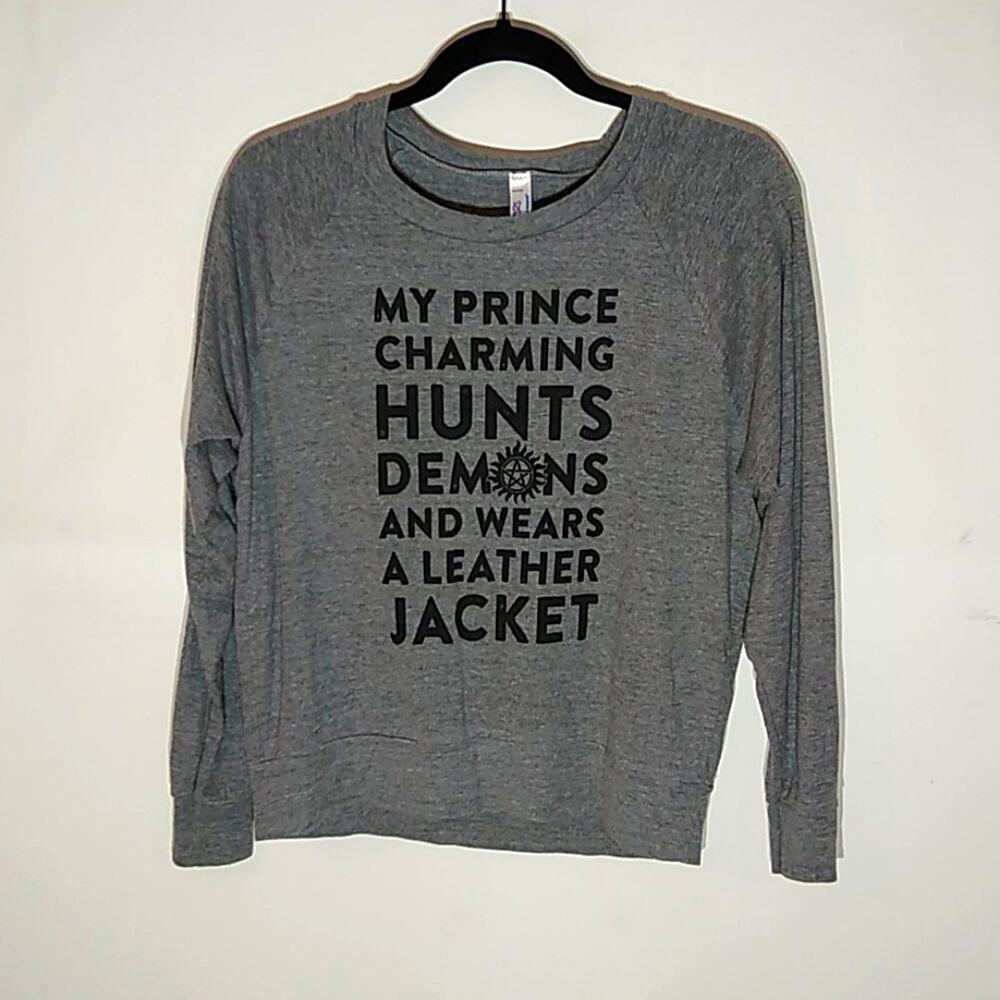 American apparel Women's Graphic gray t-shirt long sleeve. Size M. Saying